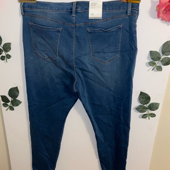 Dark blue jeans - Picture 3 of 3